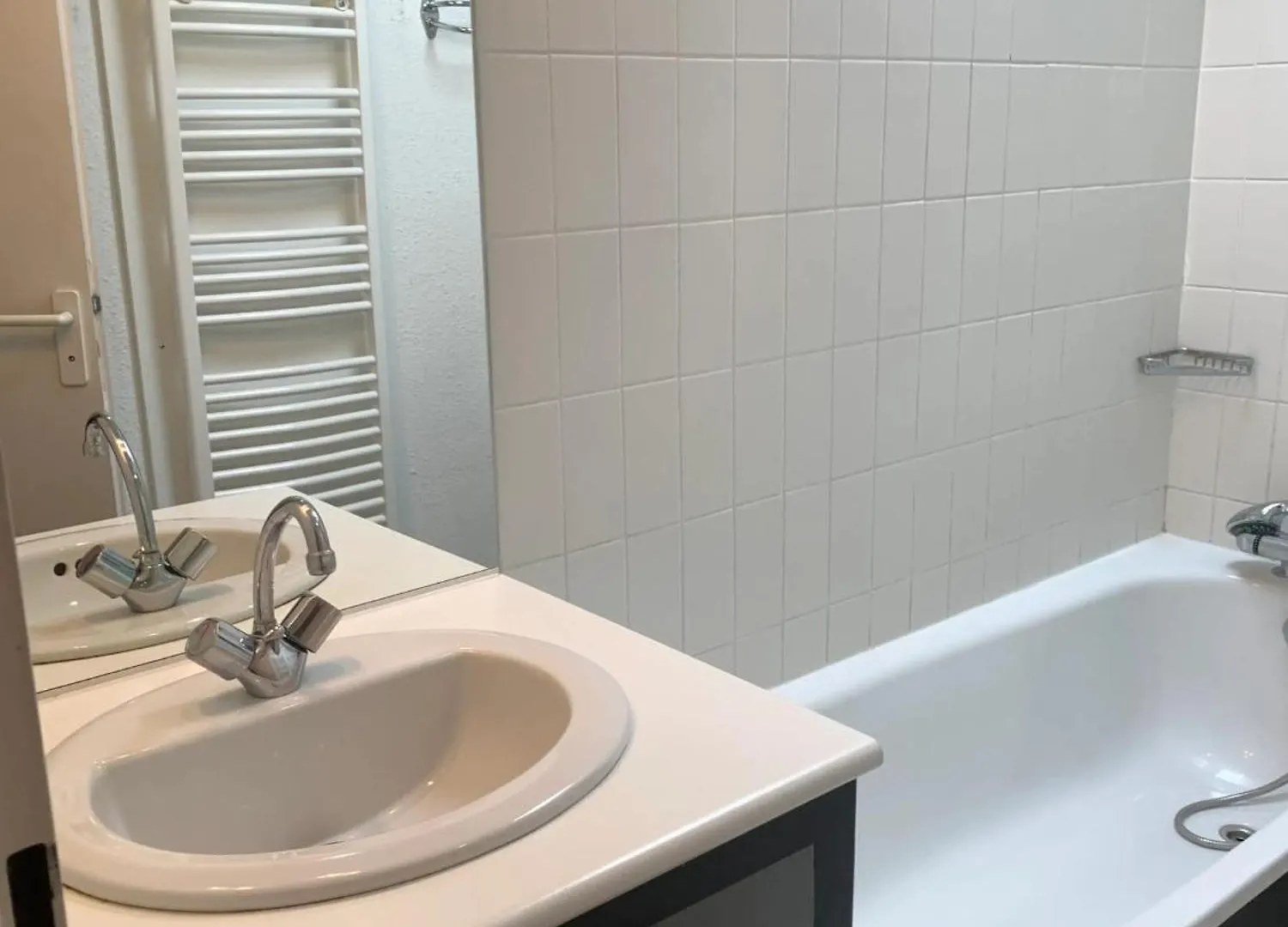 شقة Appartement Charmant A Bagneres De Bigorre 56 M² Avec Balcon