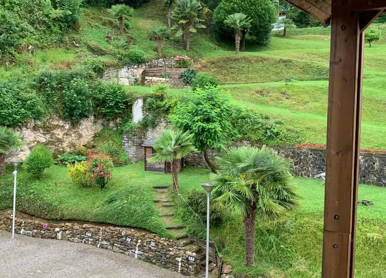 Appartement Charmant A Bagneres De Bigorre 56 M² Avec Balcon شقة